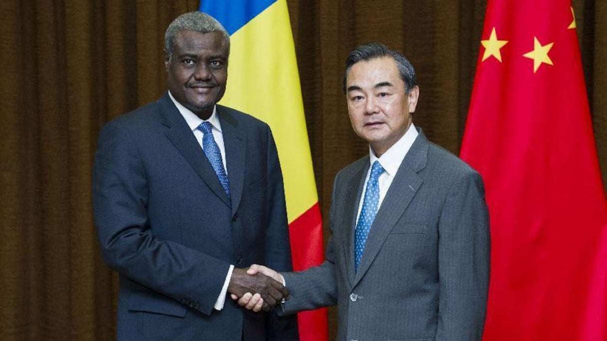 Moussa Faki Mahamat, président de la Commission de l'Union africaine et Wang Yi, ministre des Affaires étrangères chinois.