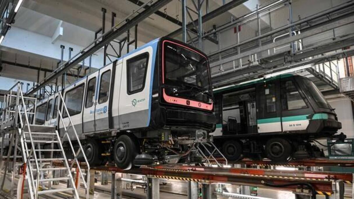 Des métros parisiens fabriqués par Alstom.