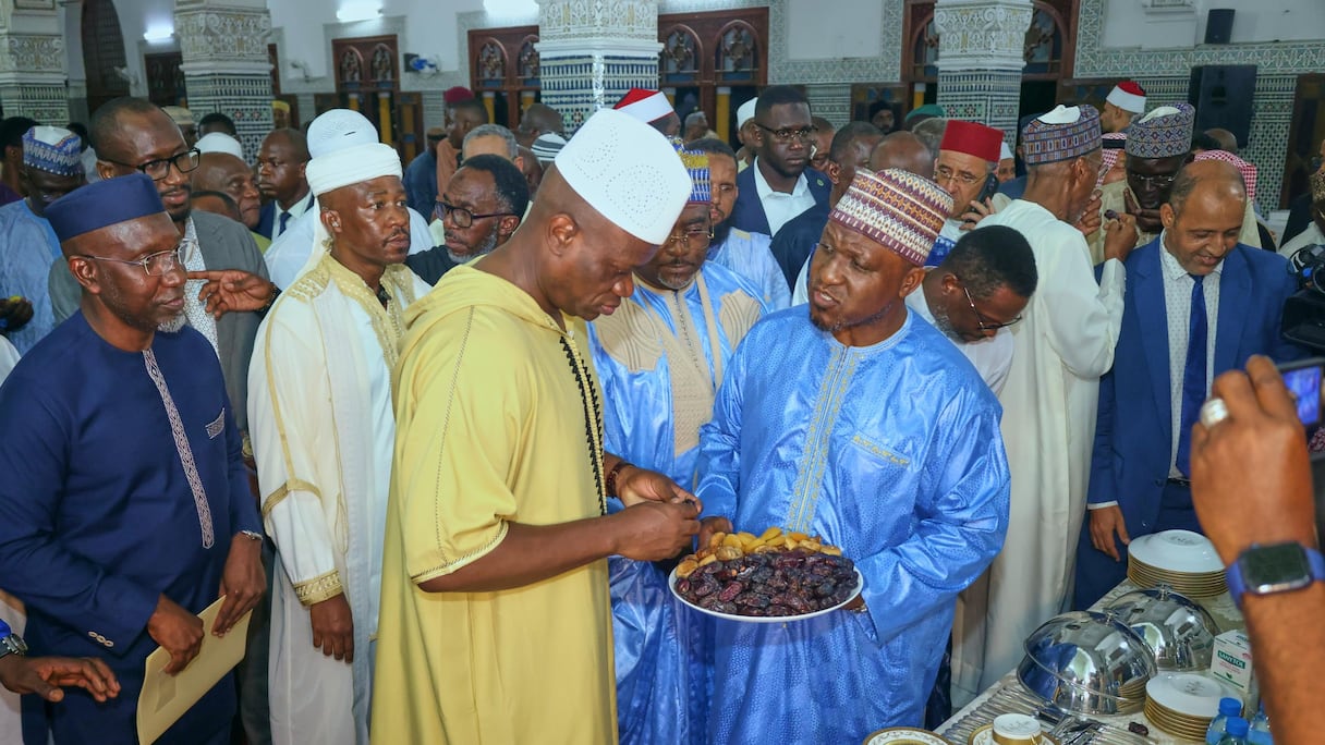 Le président gabonais à la mosquée Hassan II de Libreville au 1er jour de ramadan