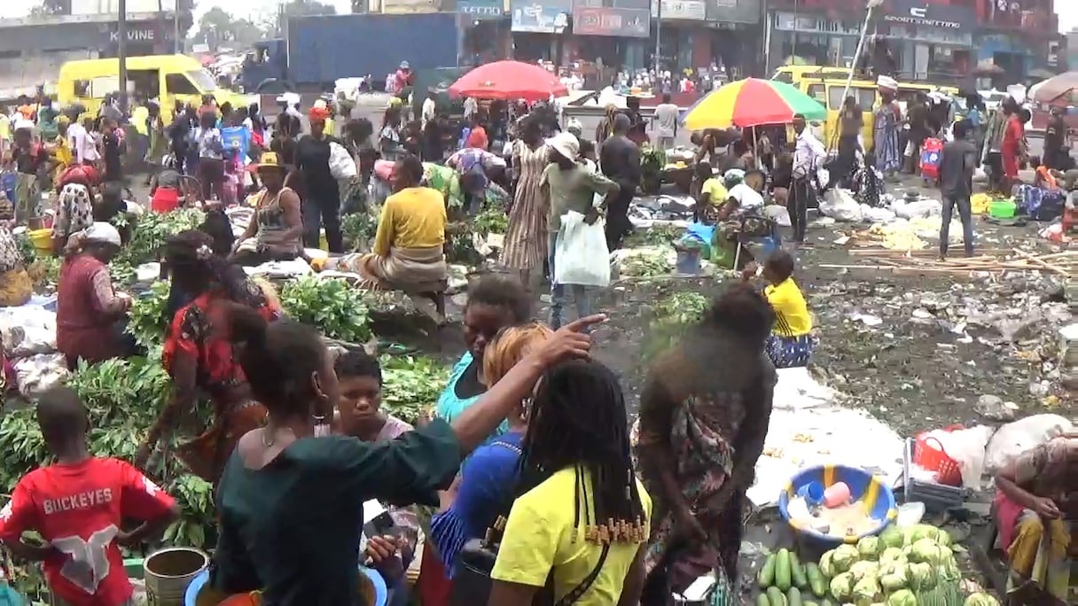 Les artères de Kinshasa, des marchés à ciel ouvert