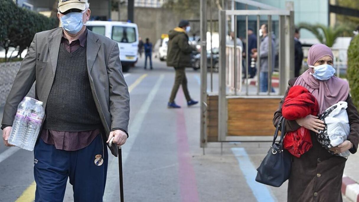 Le port du masque est devenu obligatoire en Algérie.