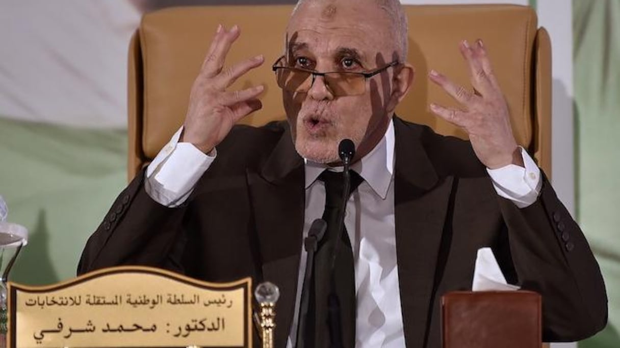 Mohamed Charfi, président de l'Autorité nationale indépendante électorale (ANIE), présentant les résultats du référendum constitutionnel ce 2 novembre 2020.