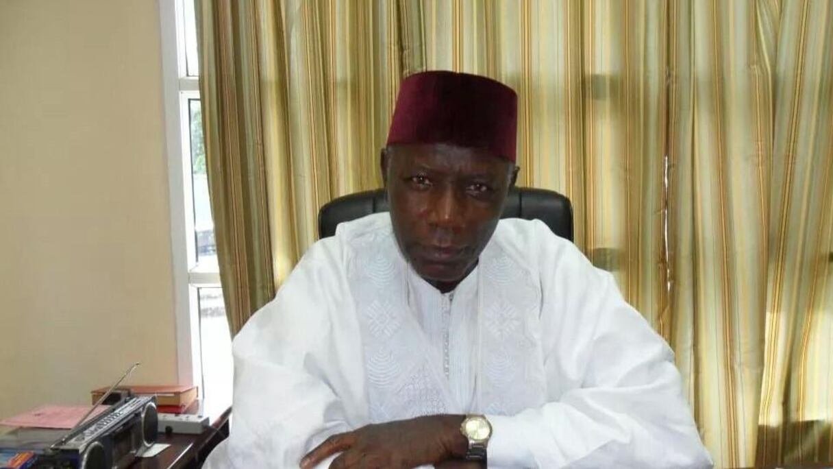Alieu Momar Njie, âgé de 82 ans, a finalement choisi la prudence en se rendant au Sénégal.