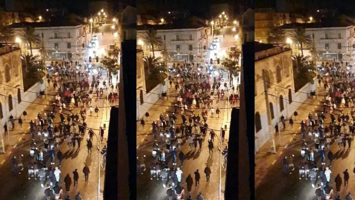Les rues de Jijel ont été prises d'assaut par les manifestants pour la deuxième nuit consécutive, ce dimanche 31 janvier 2021.