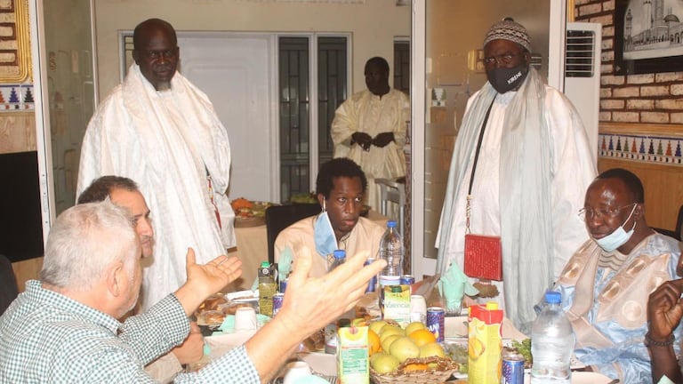 Des images des frères Farès en visite à Touba diffusées ce week-end. 