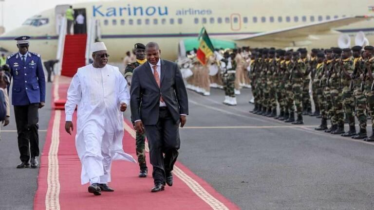 Il n'y a que très peu de relations entre Dakar et la Centrafrique. Si Faustin Marc-Ange Touadera est à Dakar, c'est davantage pour rencontrer le chef des armées françaises, Emmanuel Macron, que pour s'entretenir avec Macky Sall.