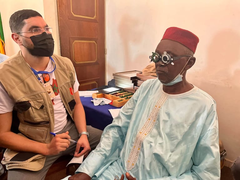 La caravane marocaine a procédé à des consultations en ophtalmologie, à des dépistages des troubles de la vue, à la sensibilisation à la santé des yeux et à la remise de lunettes correctrices. Ph.DR.