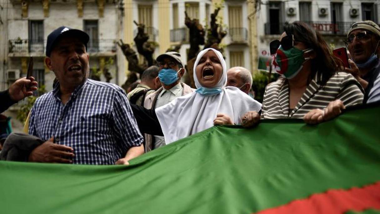 Le régime algérien a choisi de durcir la répression pour éviter une fusion du front social avec celui du Hirak.