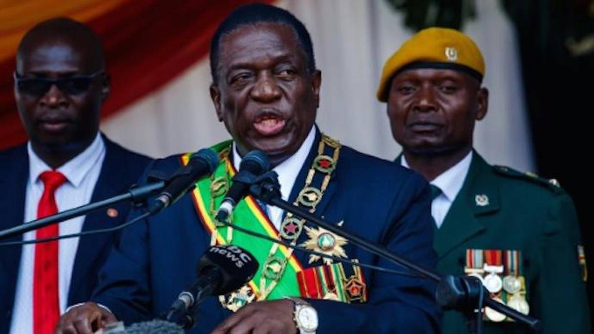 Emmerson Mnangagwa officiellement investi président du Zimbabwe.