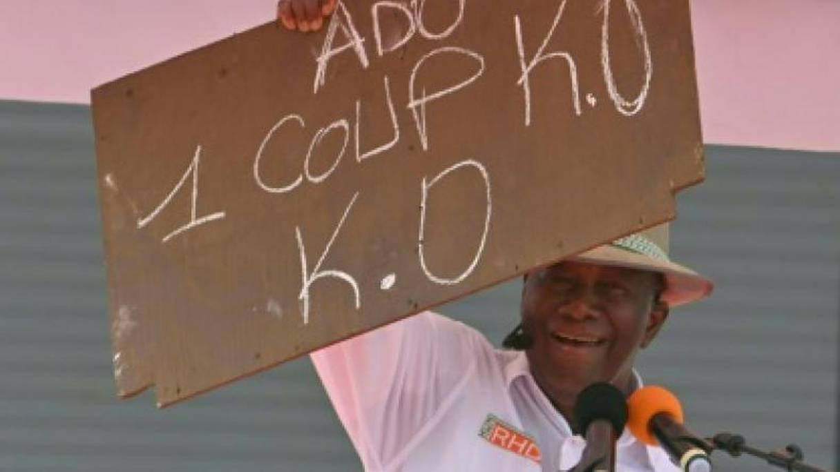 Présidentielle ivoirienne, le président sortant Ouattara promet une victoire par "KO" à ses partisans. 